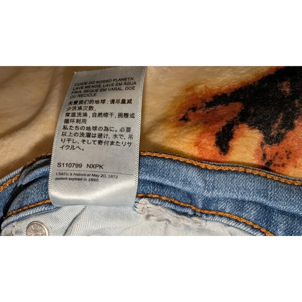 Levis 314 Shaping Straight Jeans Womens 32 Medium Wash Blue Distressed Denim